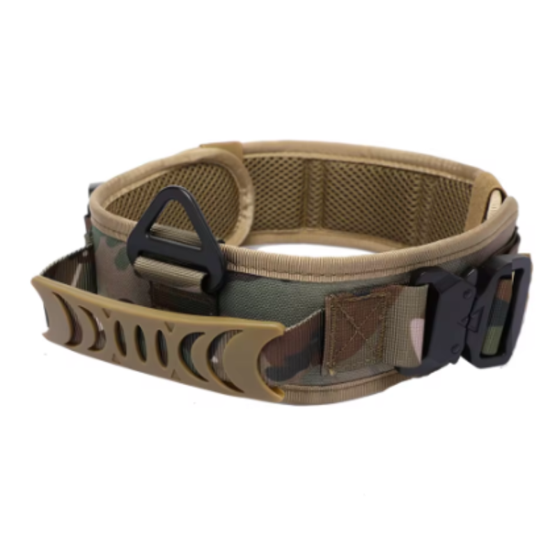 Dog collar military style